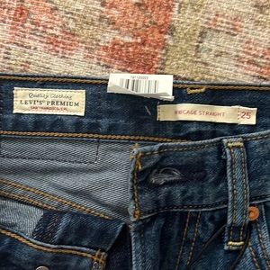 Levi Ribcage Wide Leg - size 25 - Tags Brand New